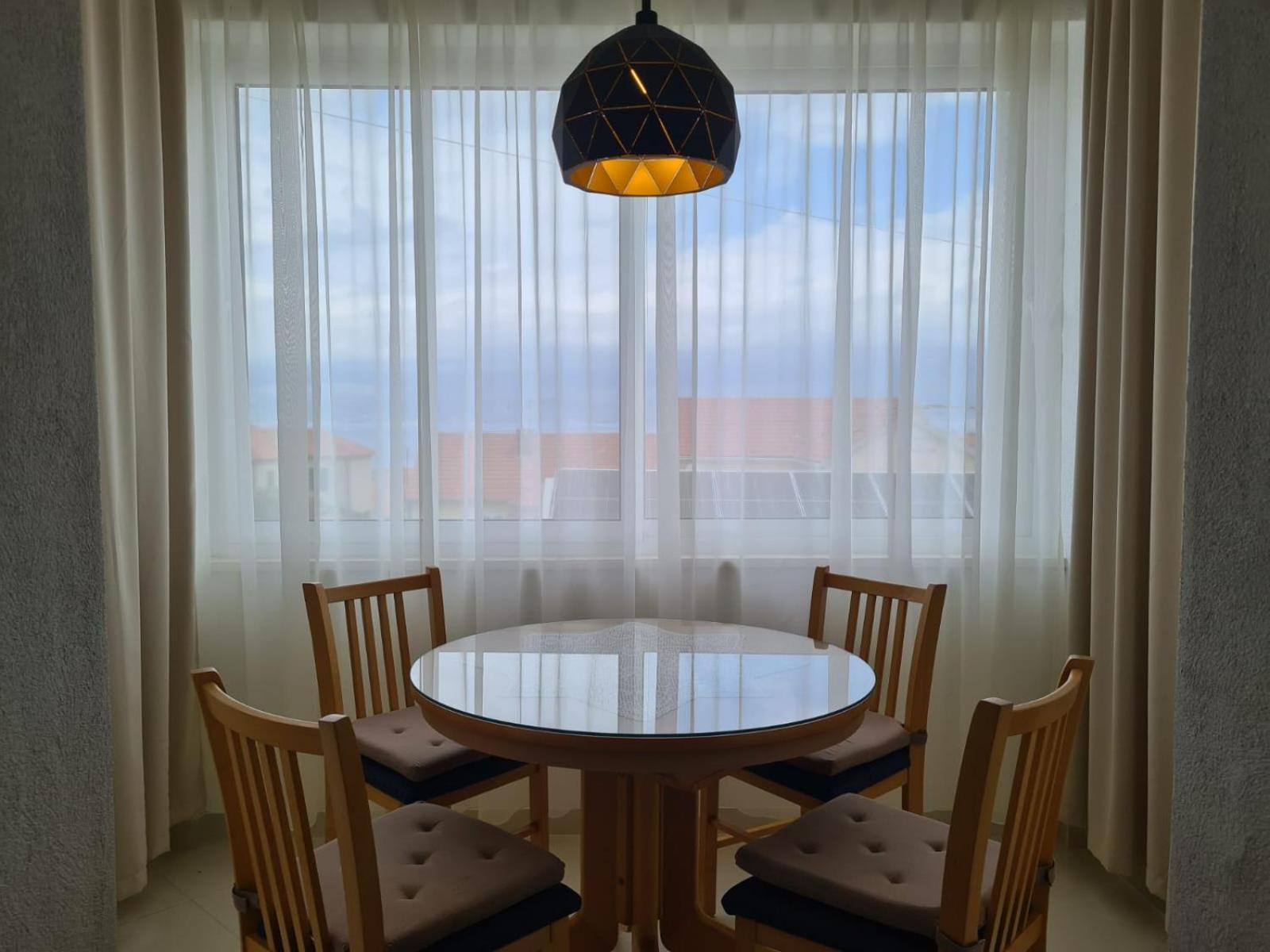 Apartments Jelena Supetar - Four Apartments - A Small House With A Private Yard - Two-Room Apartment With A Sea View - Studio Apartment - Two-Room Apartment With Garden View- Free Parking Exterior foto