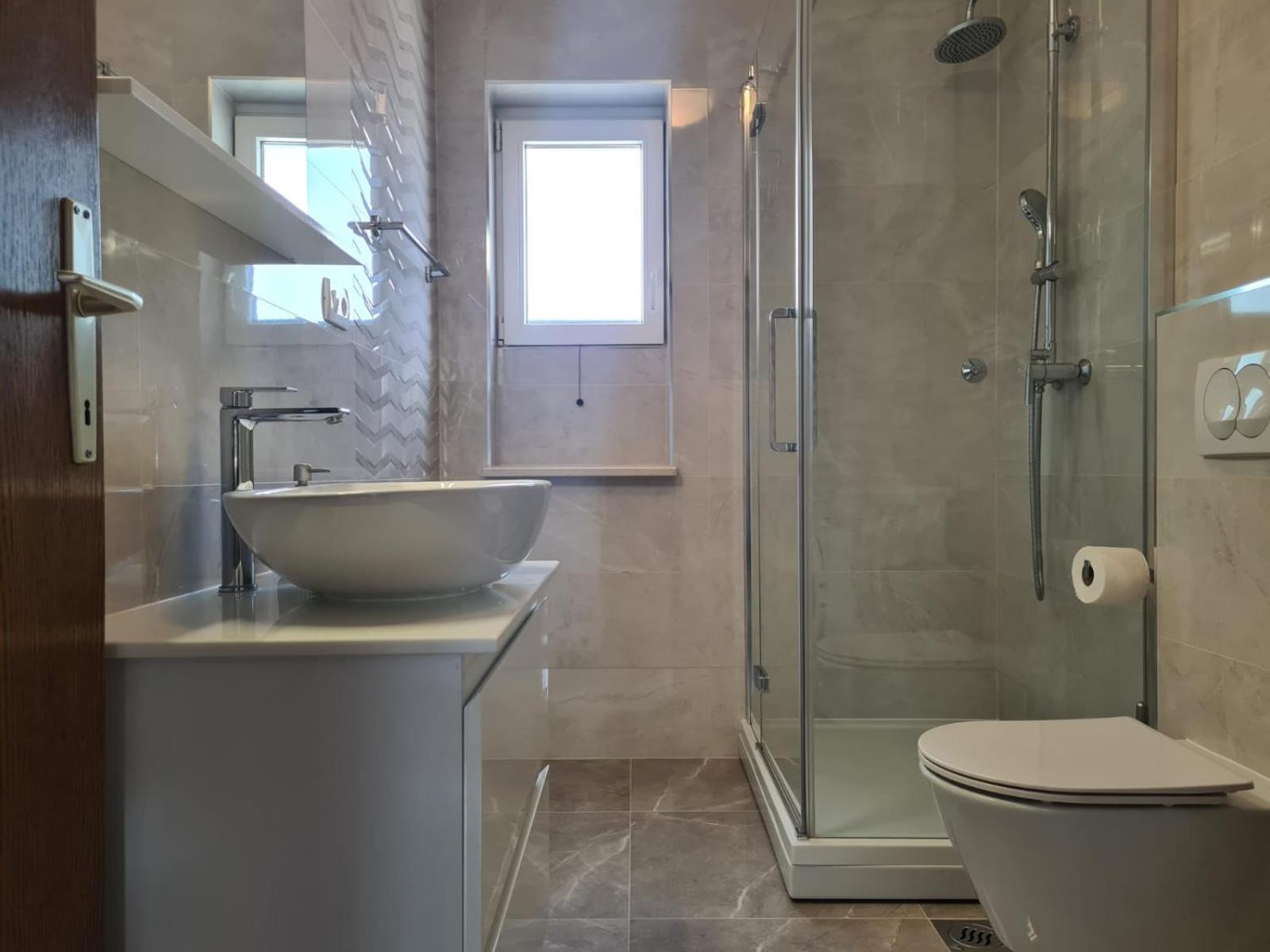 Apartments Jelena Supetar - Four Apartments - A Small House With A Private Yard - Two-Room Apartment With A Sea View - Studio Apartment - Two-Room Apartment With Garden View- Free Parking Exterior foto