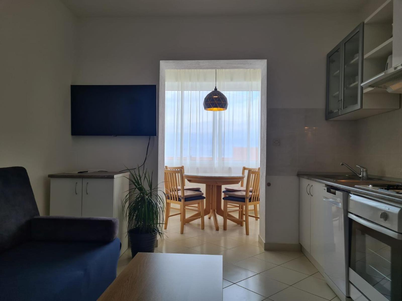 Apartments Jelena Supetar - Four Apartments - A Small House With A Private Yard - Two-Room Apartment With A Sea View - Studio Apartment - Two-Room Apartment With Garden View- Free Parking Exterior foto