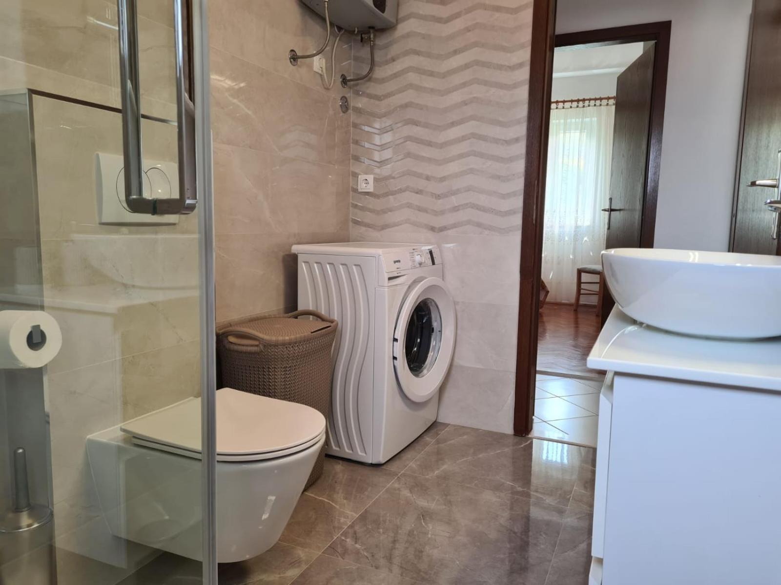 Apartments Jelena Supetar - Four Apartments - A Small House With A Private Yard - Two-Room Apartment With A Sea View - Studio Apartment - Two-Room Apartment With Garden View- Free Parking Exterior foto